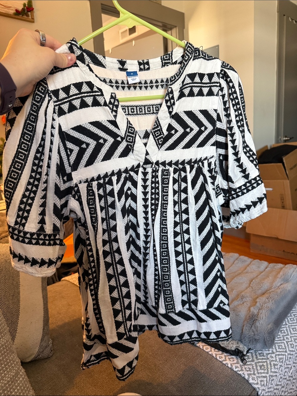 Old Navy Black and White Geometric Peasant Blouse